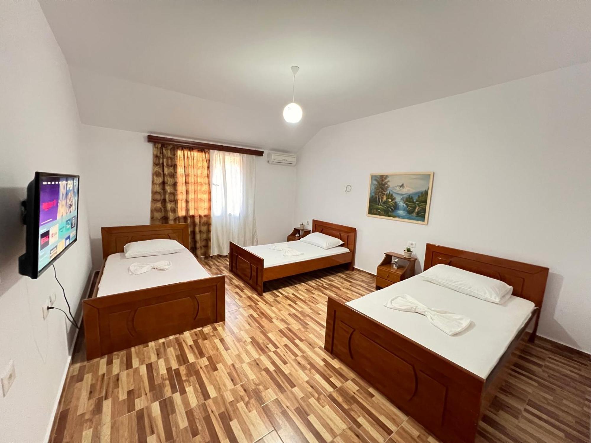 Villa Ensalv Berat - Apartment - Room - Penthouse Номер фото