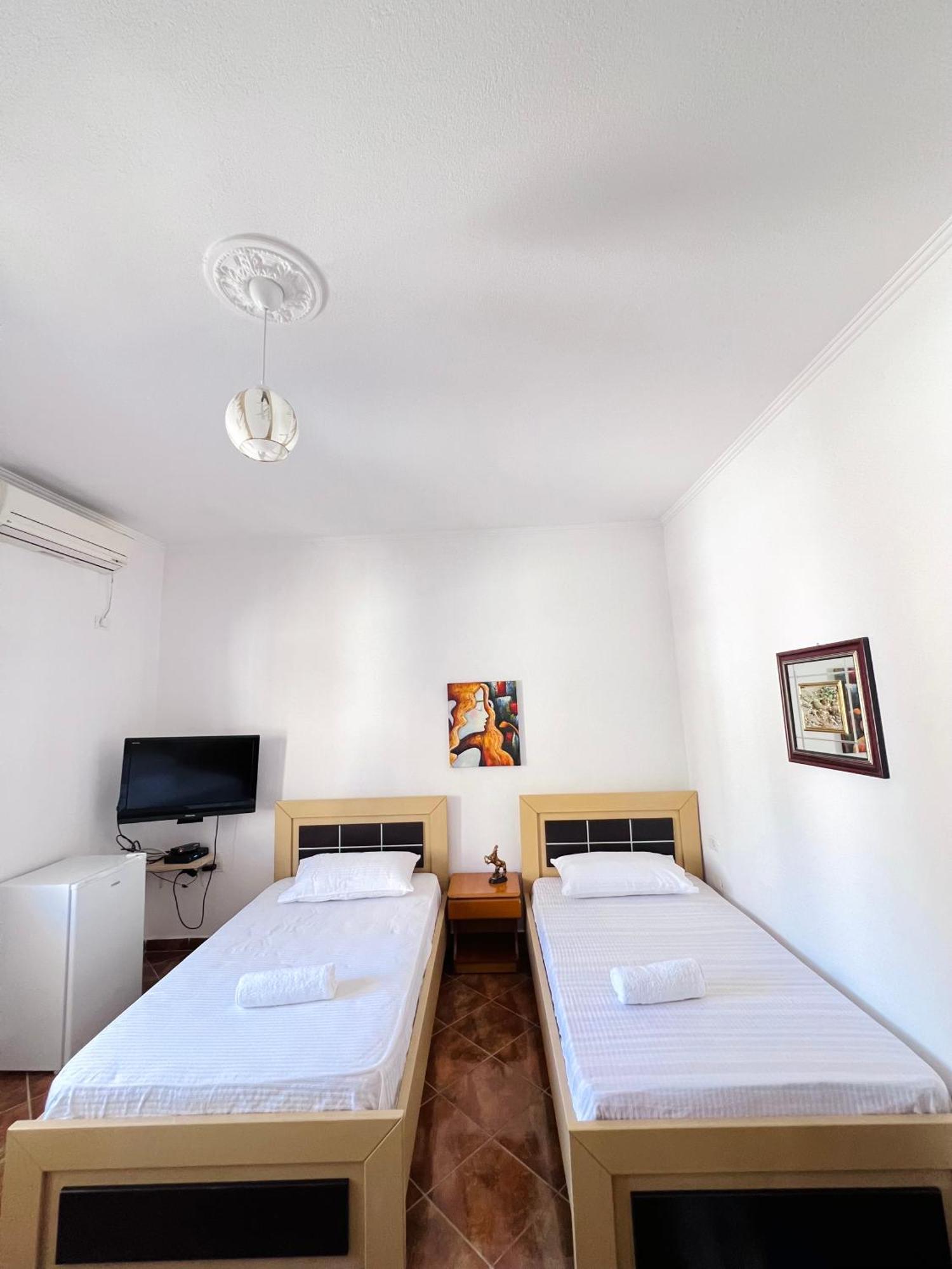 Villa Ensalv Berat - Apartment - Room - Penthouse Экстерьер фото