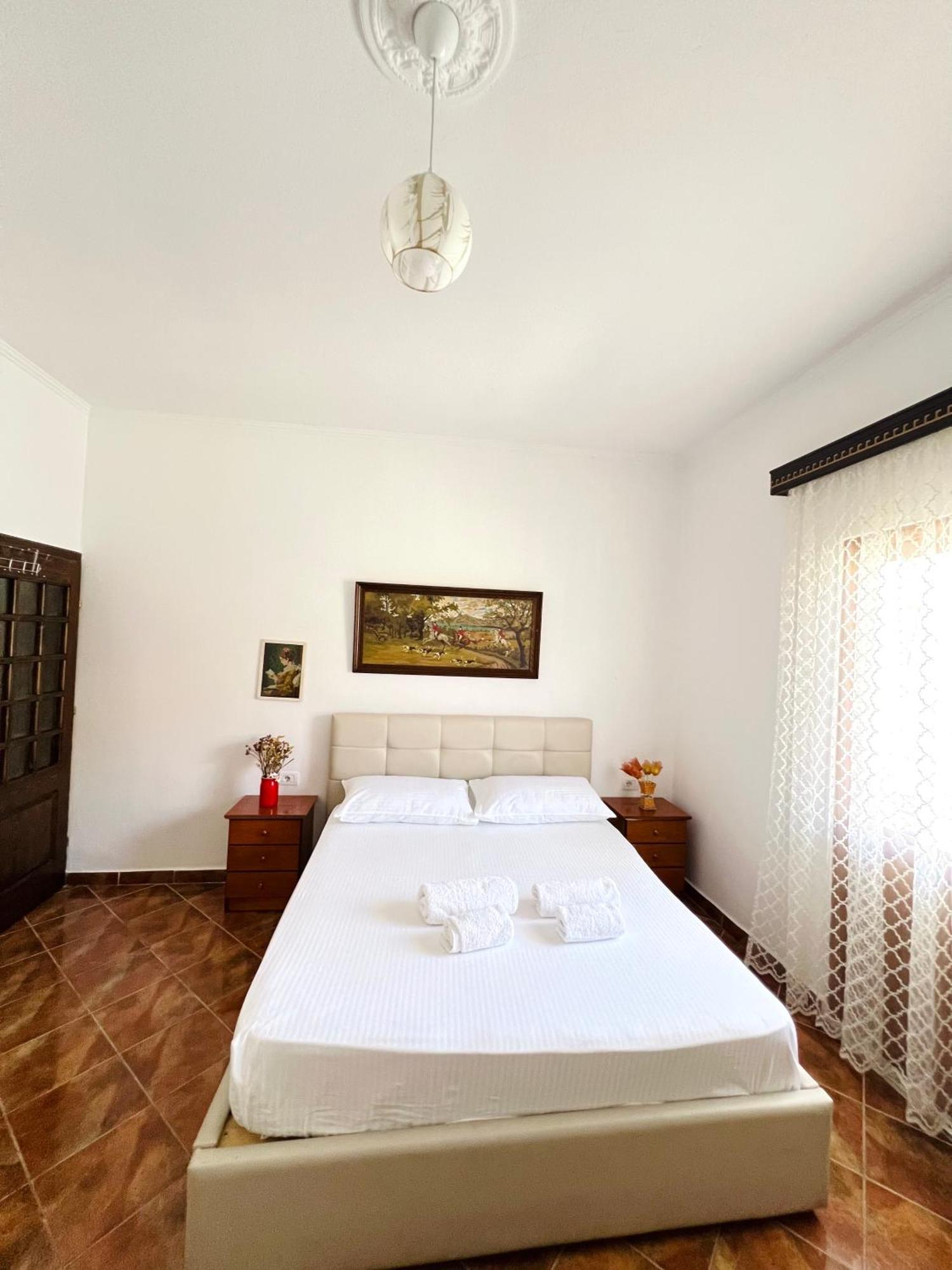 Villa Ensalv Berat - Apartment - Room - Penthouse Экстерьер фото
